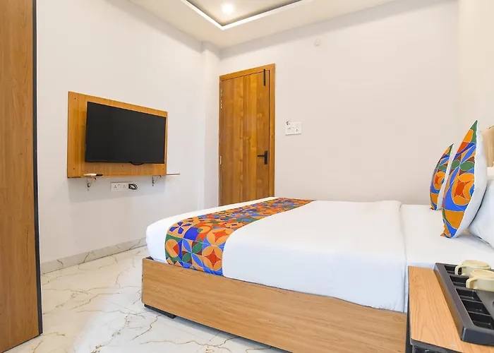 Fabhotel Trivana, Mahalaxmi Nagar