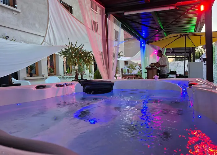 Les Logis du Port Suites&Spa - Port Canal Montauban