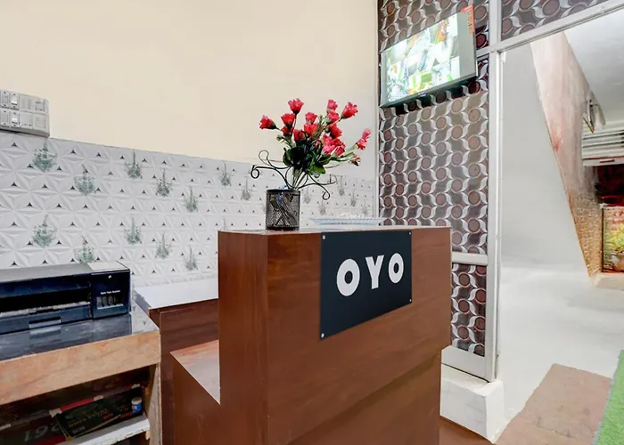 Hotel O Cross King Hotel & Restaurant