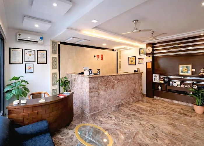 Goyal Hotelirs - Hotel Tara Palace Near Tajmahal East Gate, Agra