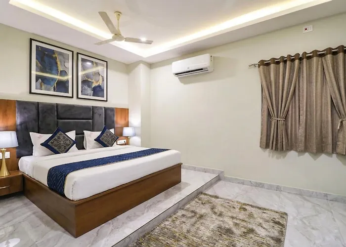Hotel Shumo Grand Khammam