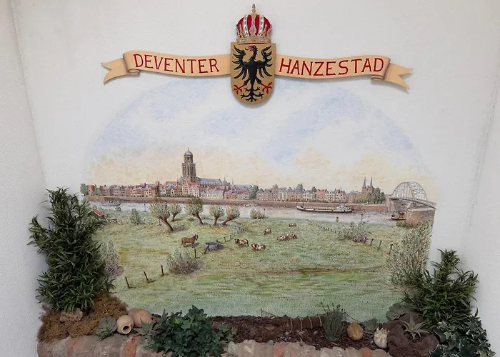 Hotel Hanzestadslogement De Leeuw in het centrum, Snoepwinkel, Hanzemuseum, Koffieschenkerij met Binnenplaats, Kamers met keukentje en Ontbijtservice
