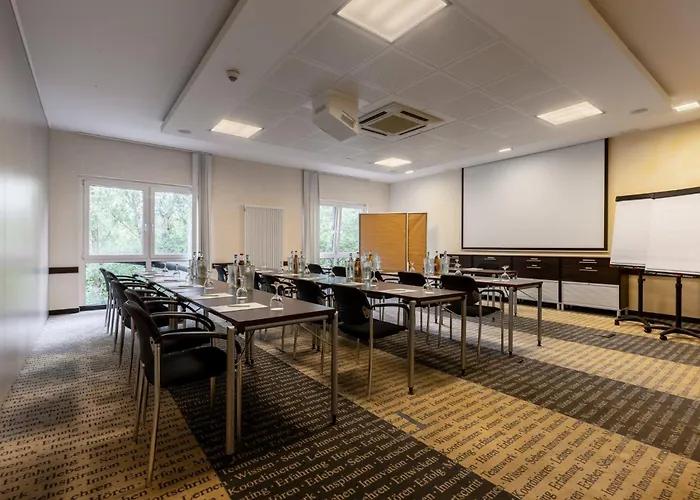 Garner Hotel Oberhausen By Ihg