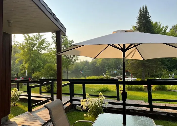 Hotel Le Petit Lac Sainte-Adèle