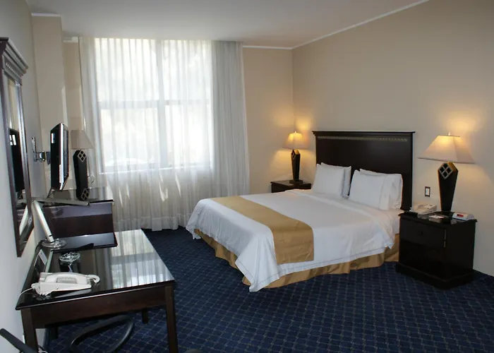 Holiday Inn Express Mexico Santa Fe, an IHG Hotel