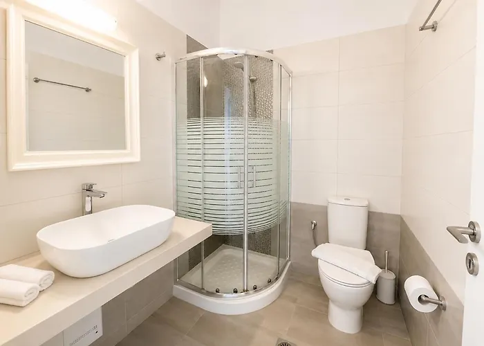 Eleftheria Hotel & Apartments