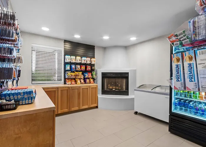 Red Lion Inn & Suites Goodyear Newly Renovated