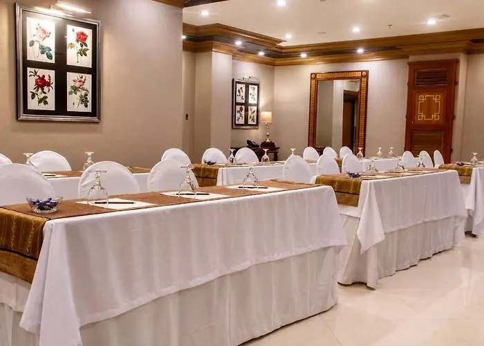 Herald Suites Polaris