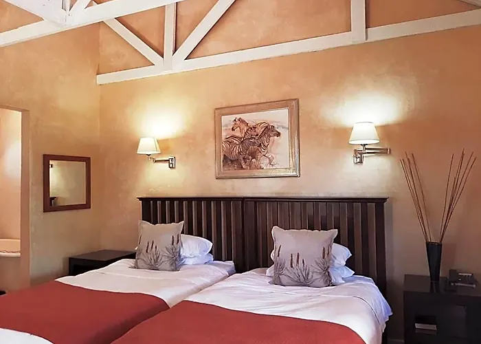 Leeuwenbosch Shearers Lodge - Amakhala Game Reserve
