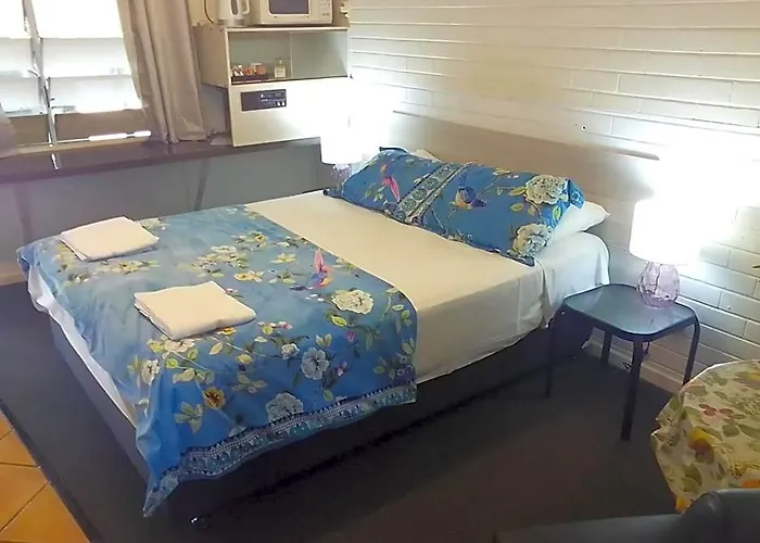 Paradise Motel