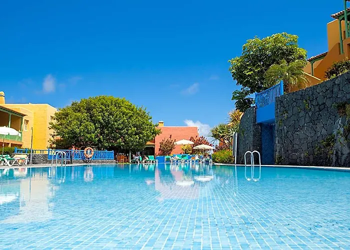 Apartamentos La Caleta