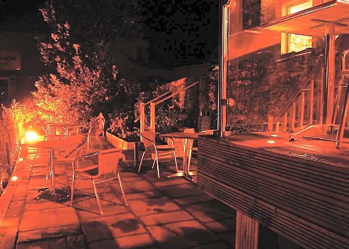 The Moelwyn Hotel & Restaurant