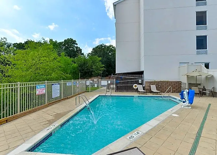 Holiday Inn Express Seaford-Route 13