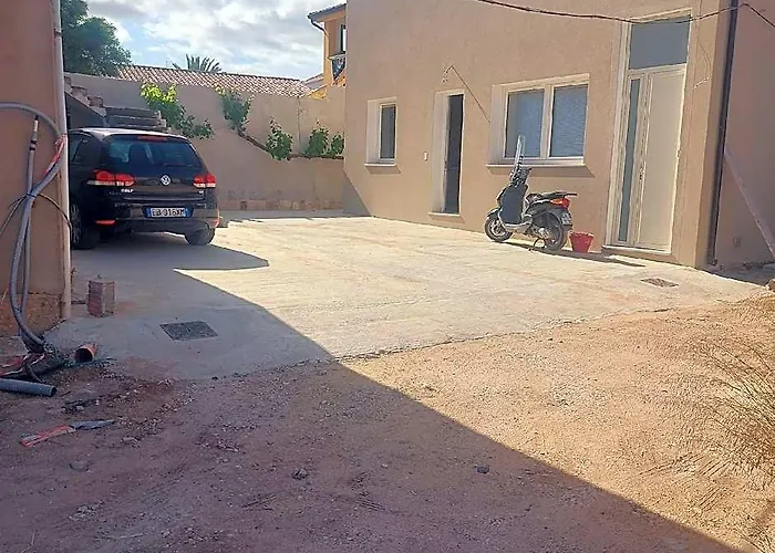 Charming Santantioco Apartment With 2-Way Air Con Uncovered Parking