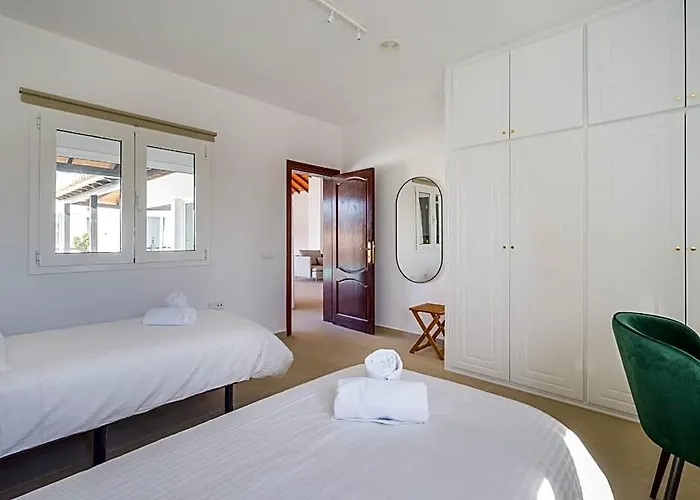 Villa Lobos With Private Swimming Pool - Homeforguest
