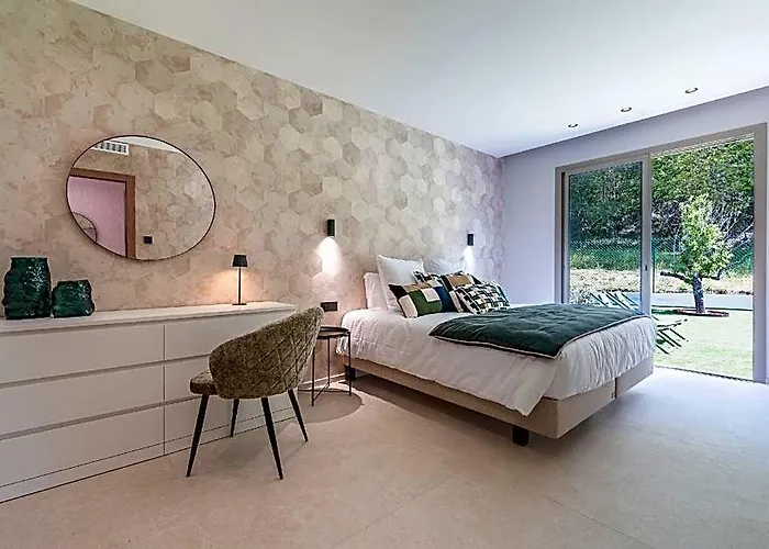 Villa 5 Etoiles - 6 Chambres - Piscine - Calme