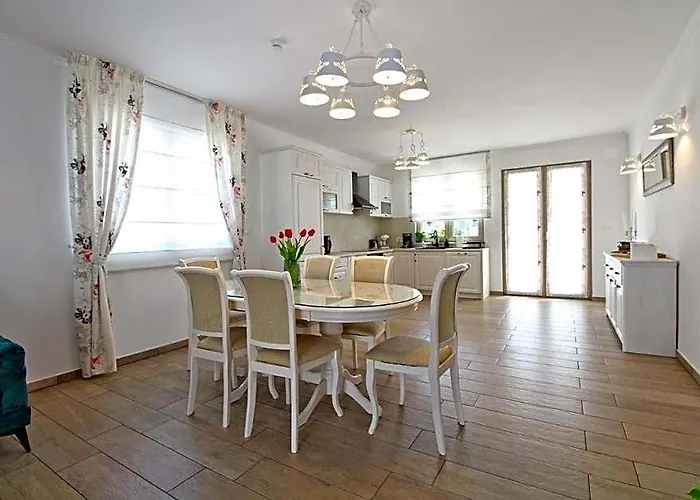 Elegant Villa With Private Pool In Bale