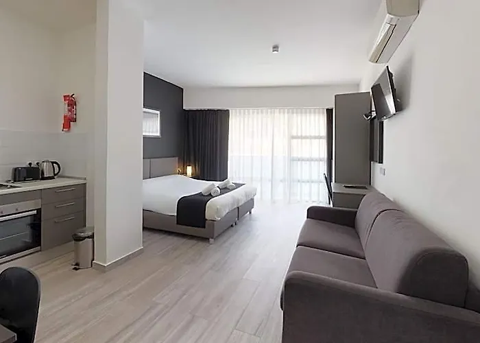 Block Hotel