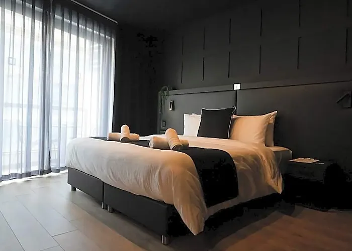 Block Hotel