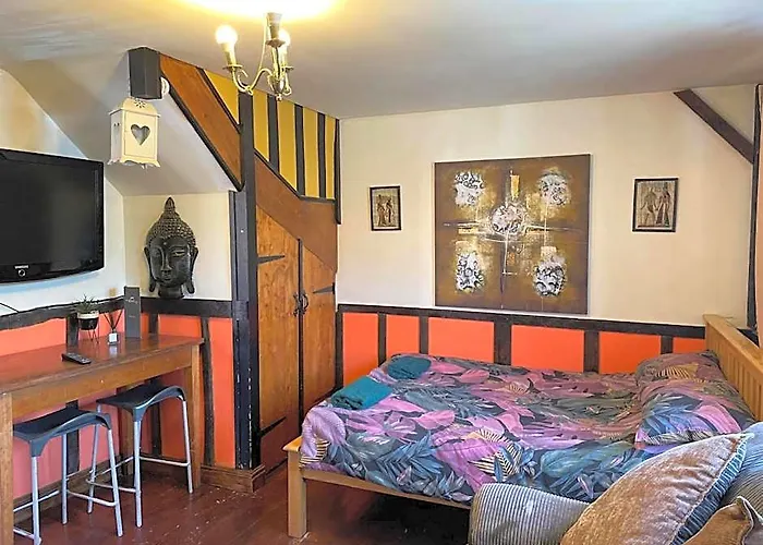 Oyo Yarm Cottages