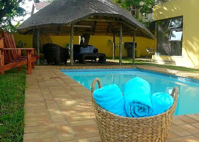 Ezulwini Guest House - Relaxing Queen Room With Balcony In Balito, South Afirca