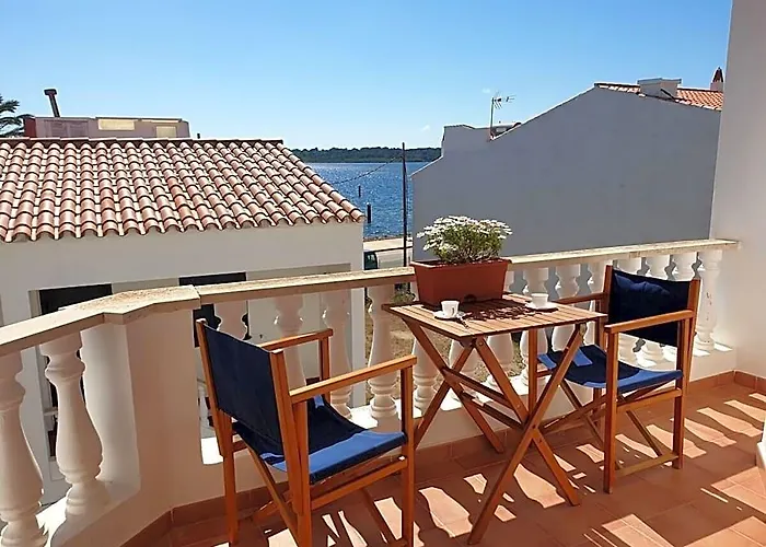 Roca Fornells, Comodo Apartamento F105