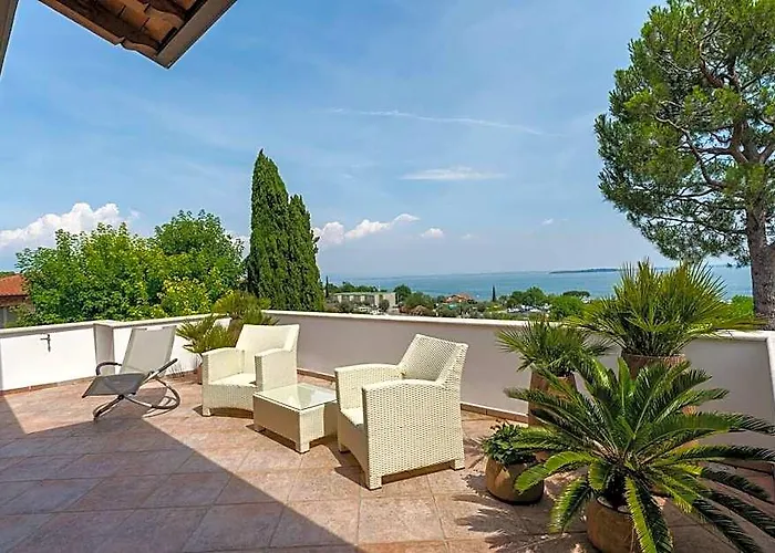 Villa Elena Elegante Villa Vista Lago Con Piscina