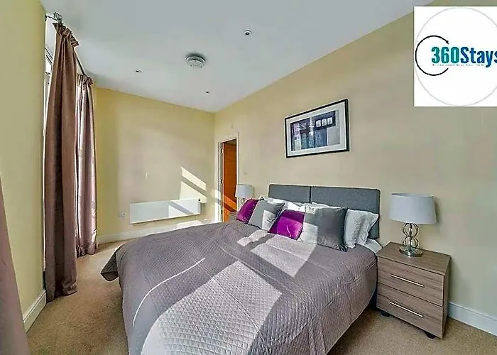 2 Bedroom Apt. 01 + Parking In Maidenhead