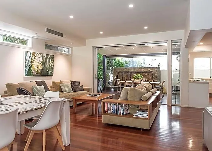 'Villa Ohana Pono' Luxury Family Home In Sunshine