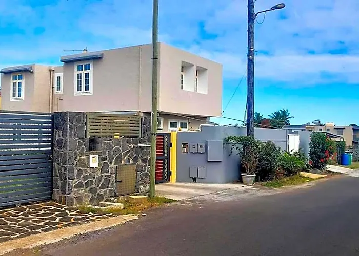 R Garden Villa De 3 Chambres A Baie Du Tombeau