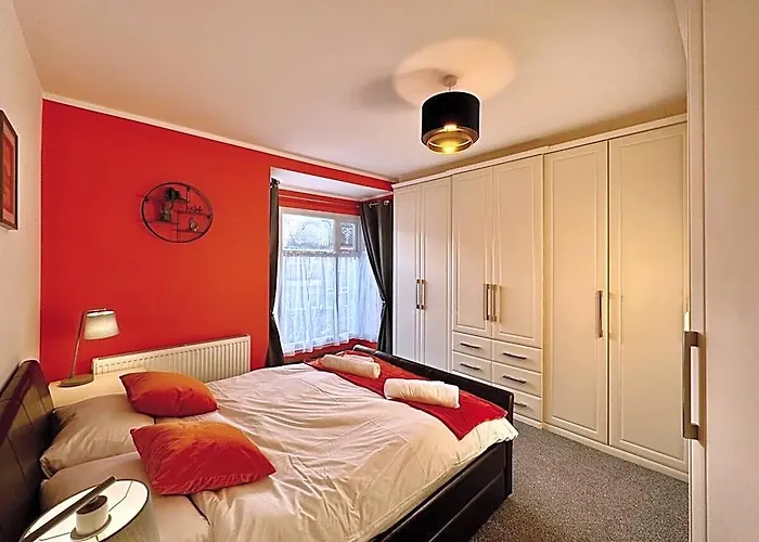 Crow Hill House - Contractors Or Family Holidays