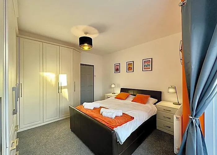 Crow Hill House - Contractors Or Family Holidays