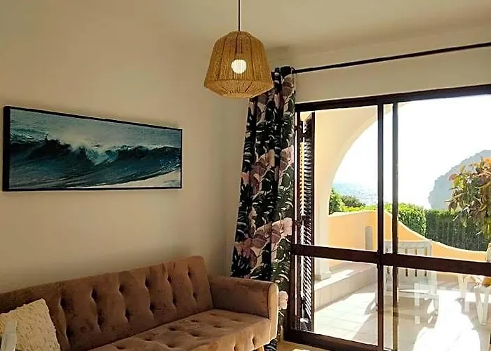 Lovely 2-Bedroom Rental In Carvoeiro Free Parking
