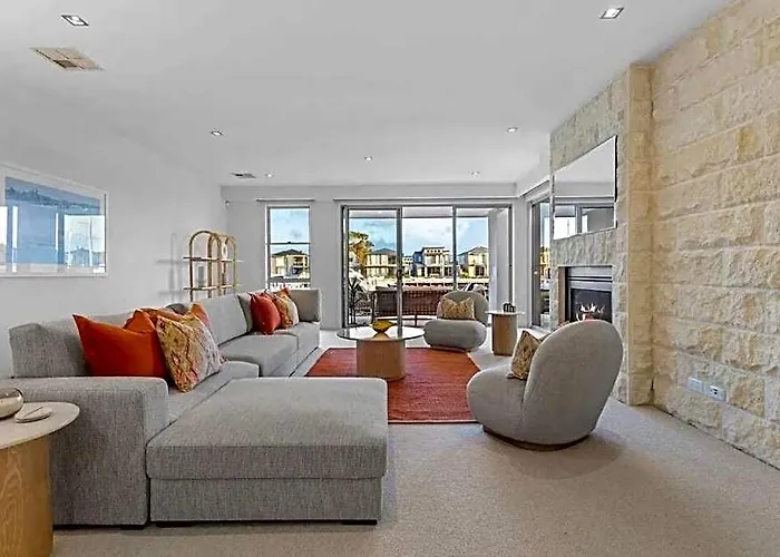 Martha Cove Sea La Vie