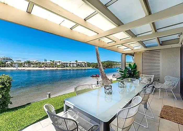 Bella Vista ~ Views, Walk Onto Sand & Roof Bar