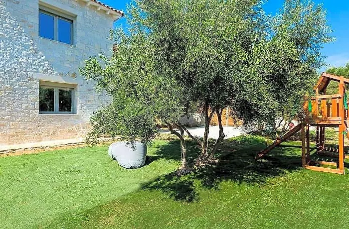 Villa Vera - With Private Pool & Jacuzzi