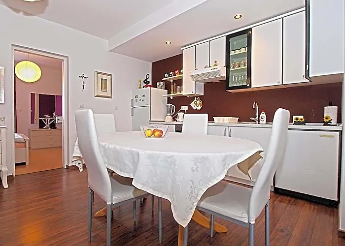 Apartment 1363