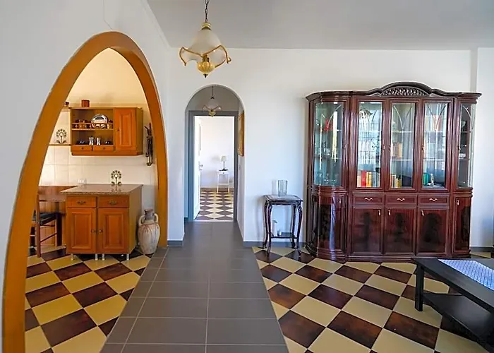 +61 Lounge Apartment
