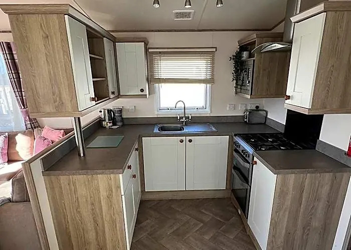 Anchors Rest - Family Caravan - Haven