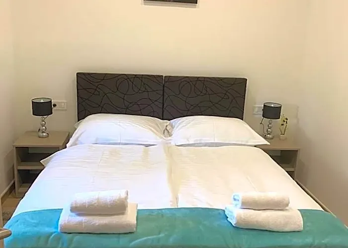 Rirooms