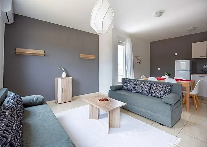 Apartment On Pag Near Seabeach And Town Center