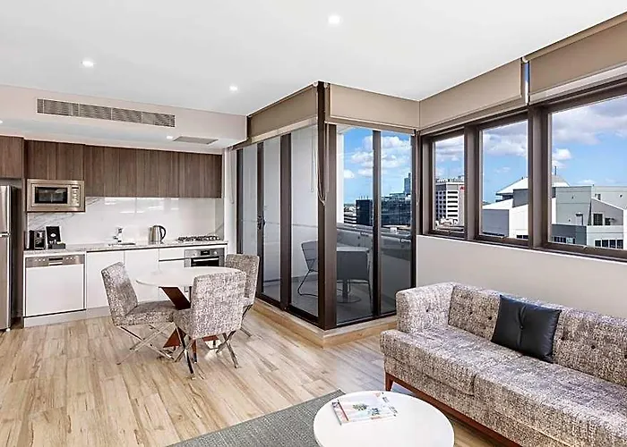 Meriton Suites Church Street, Parramatta