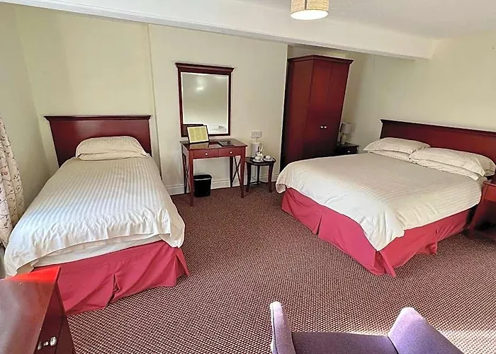 Calverts Hotel - Newport, Isle Of Wight - Return Car Ferry From 79 Pounds