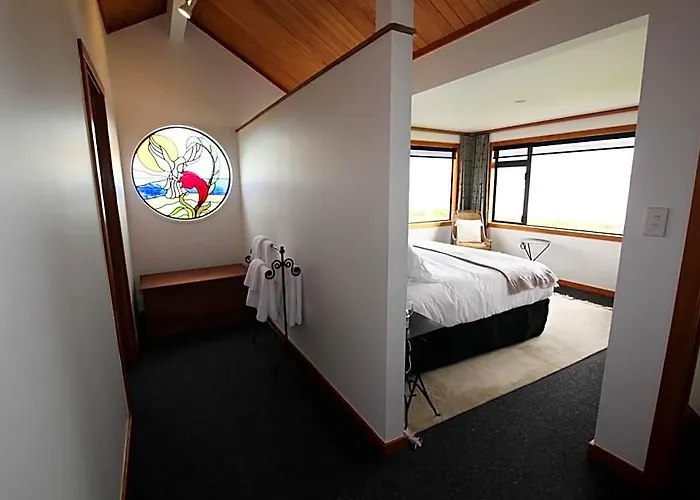 Te Puru Beach Lodge