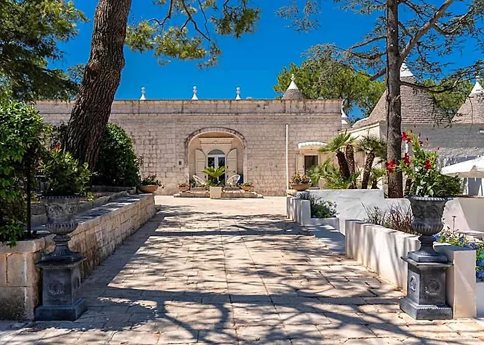 Guesthost - Borgo Lucia Trulli With Pool