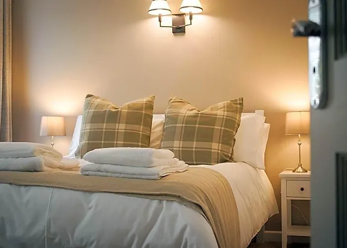 Lemon Tree Rooms - Newly Refurbished Coastal Stay