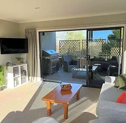 Smiths Place