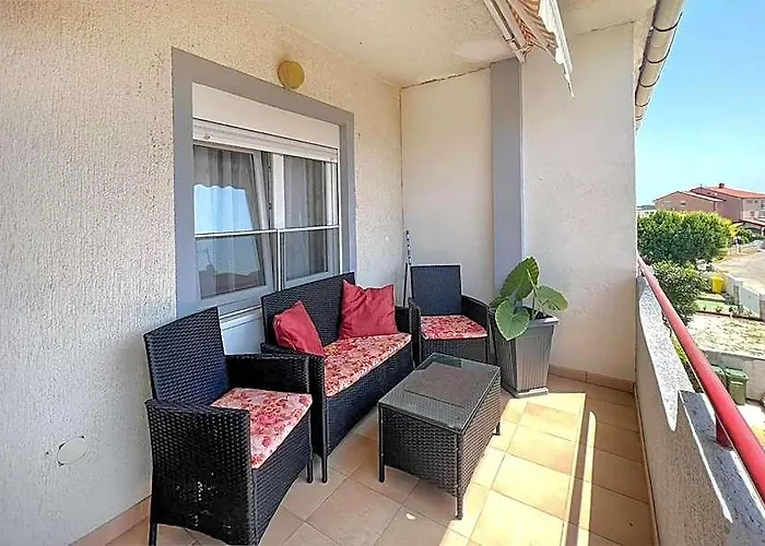 Gorgeous Apartment In Medulin With Wifi