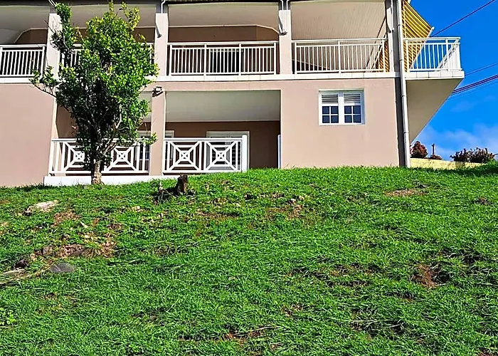 Bas De Villa Le Rocher Avec Vue Sur Mer