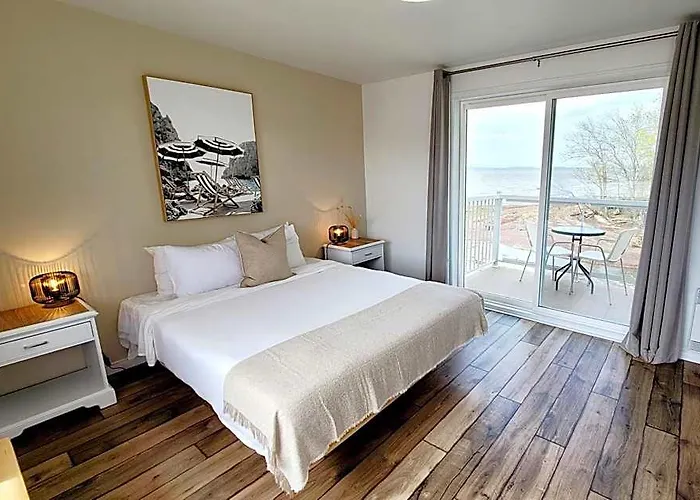 La Plage Motel